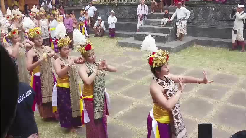 Tari Rejang Klasik Desa Pedawa BaliAga