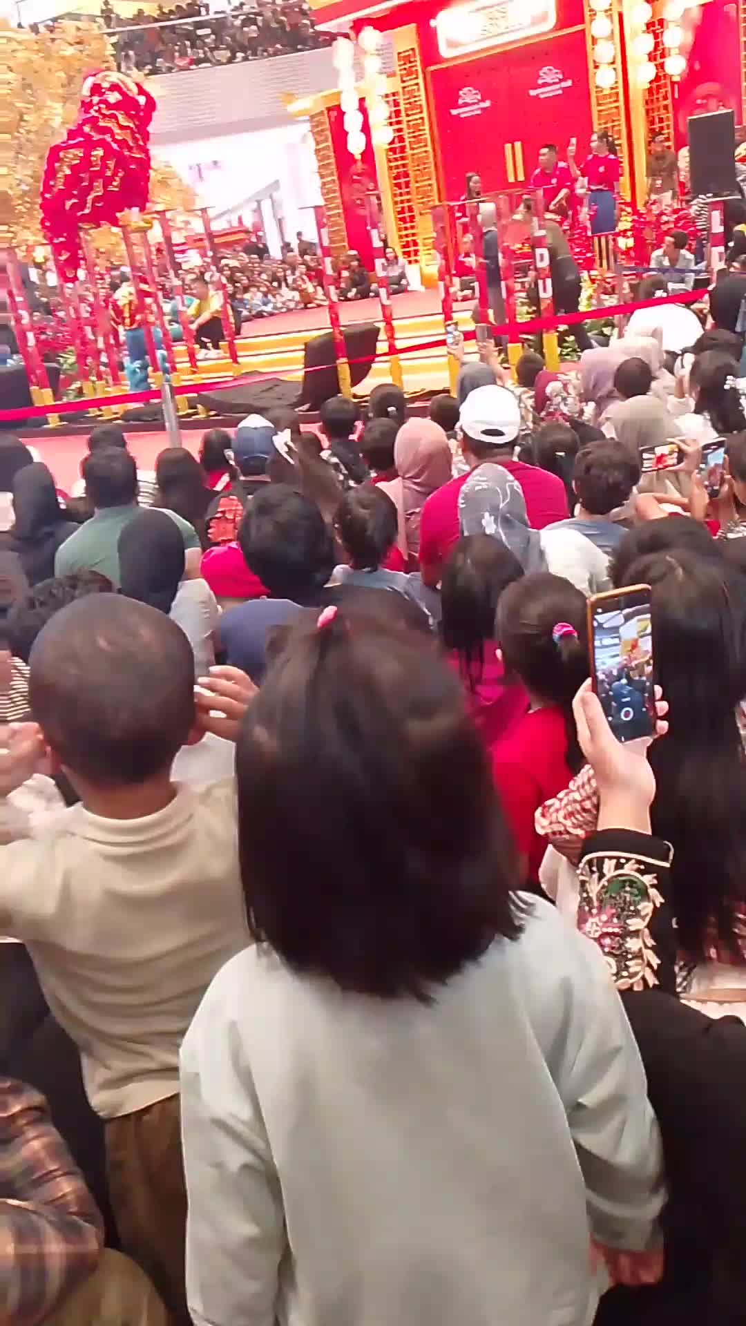 bocil lagi lihat barongsai 
 #bocilgemes  #barongsai  #Kisah Viral 