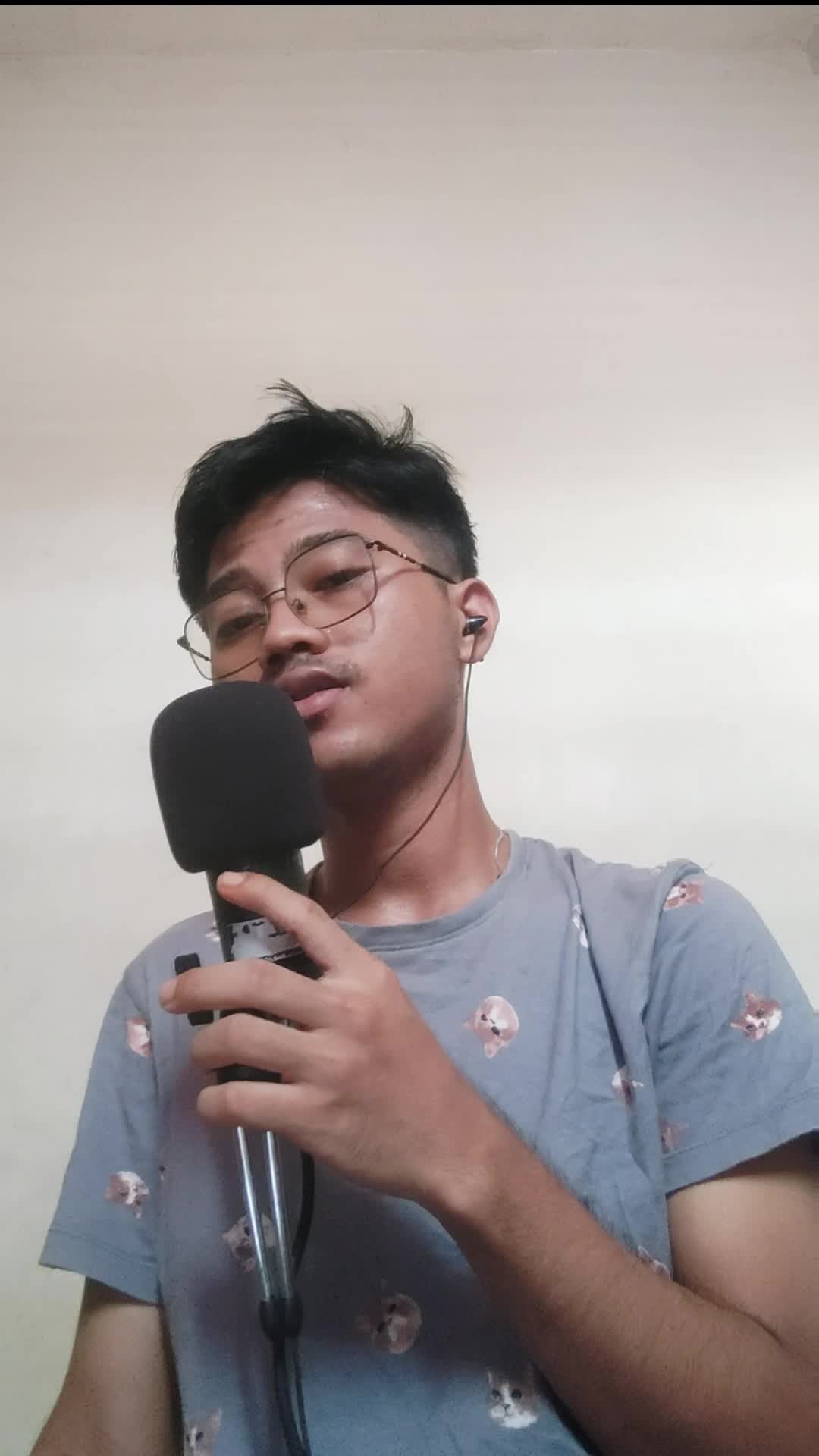 IDOL_XIII MOH.ANDIKA 24 TAHUN JAKARTA TIMUR I SURRENDER