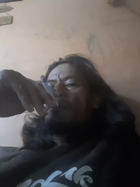 ingin jadi penyanyi tapi masi takut untuk tampil di tv gimna ya