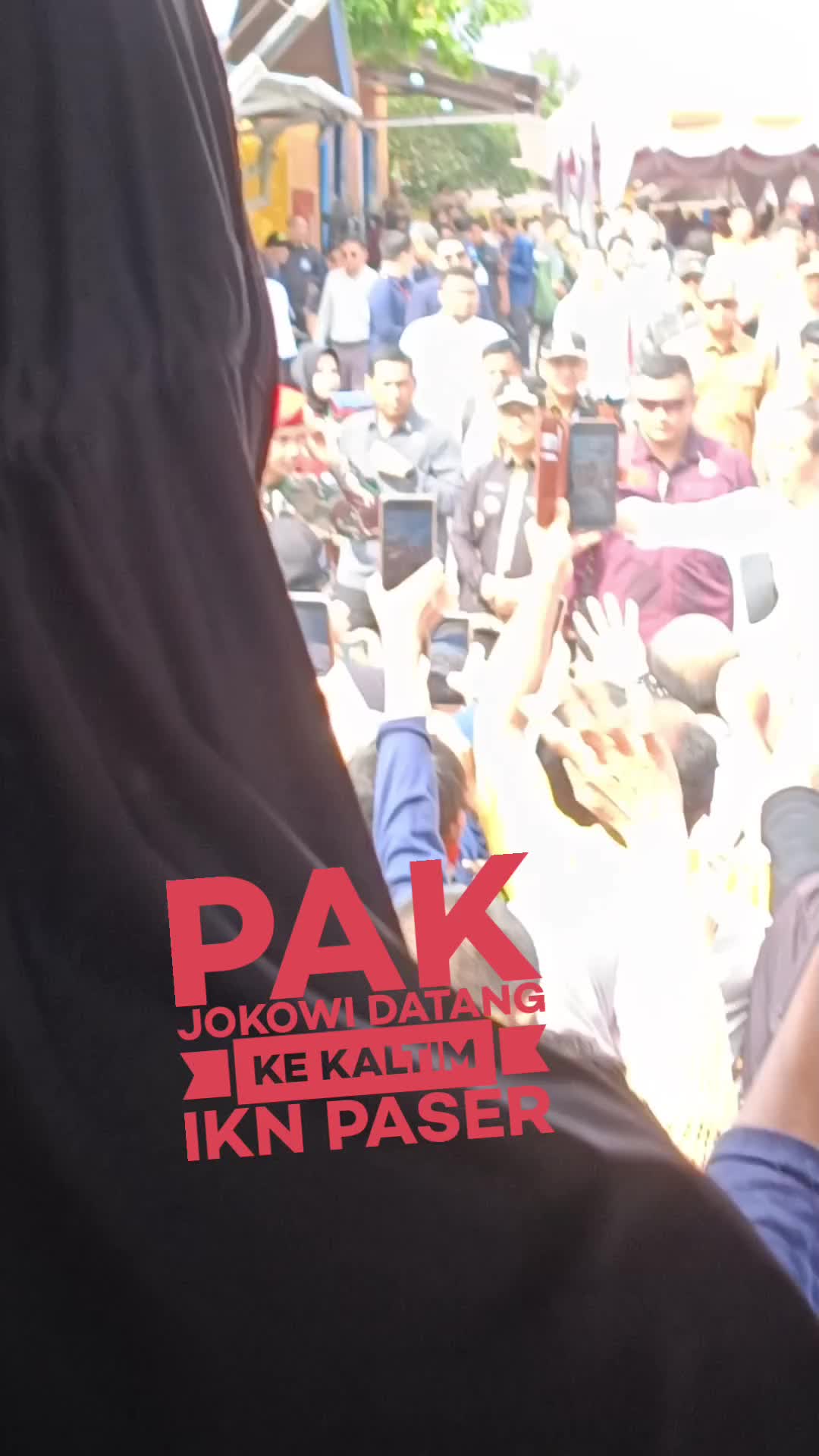 detik detik pak Jokowi datang ke Kaltim IKN Kab. Paser
 #pakjokowi  #pakpresiden  #presiden #kunjungankerjapresiden  #antusiaswarga 