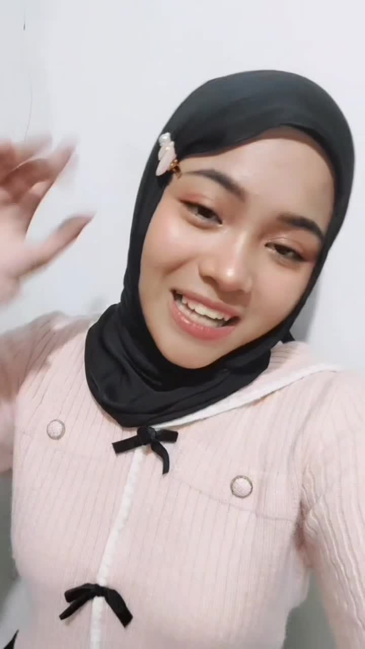 IDOL_XIII AINI LUTHFIA  18 TAHUN  KOTA BONTANG  PART OF YOUR WORLD