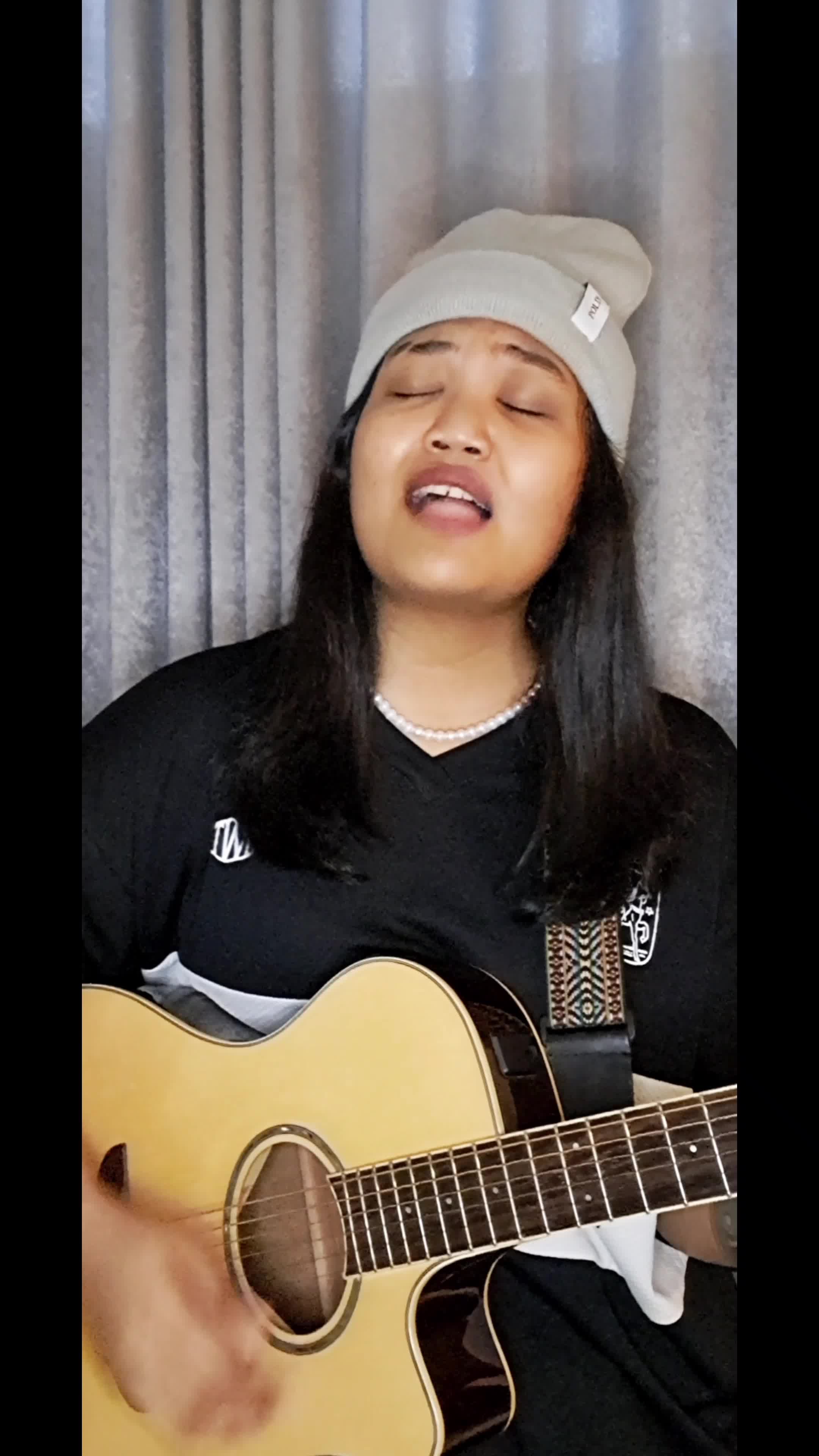 IDOL_XIV PUSPITA HARDI 27TAHUN TANGERANG IN THE STARS BY BENSON BOONE