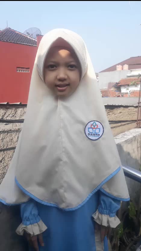 nama Fajila Zahra Bachtiar berusia 10 tahun saat ini Alhamdulillah sudah menghafal 3 juz tempat tinggal di Bandung 