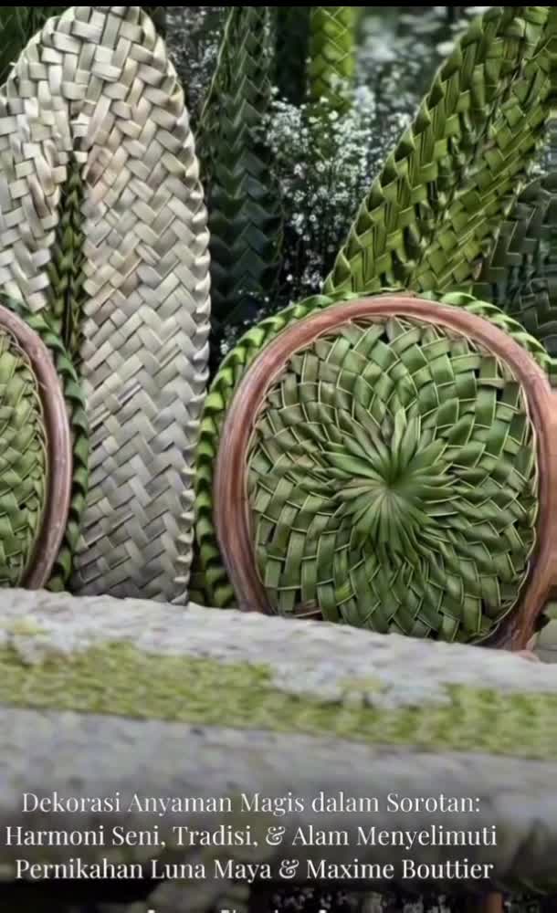 kreatifitas tanpa batas dari a yaman daun kelapa. sungguh indah ada daya tarik magic menyelimuti.... 
#fyp #Viral 