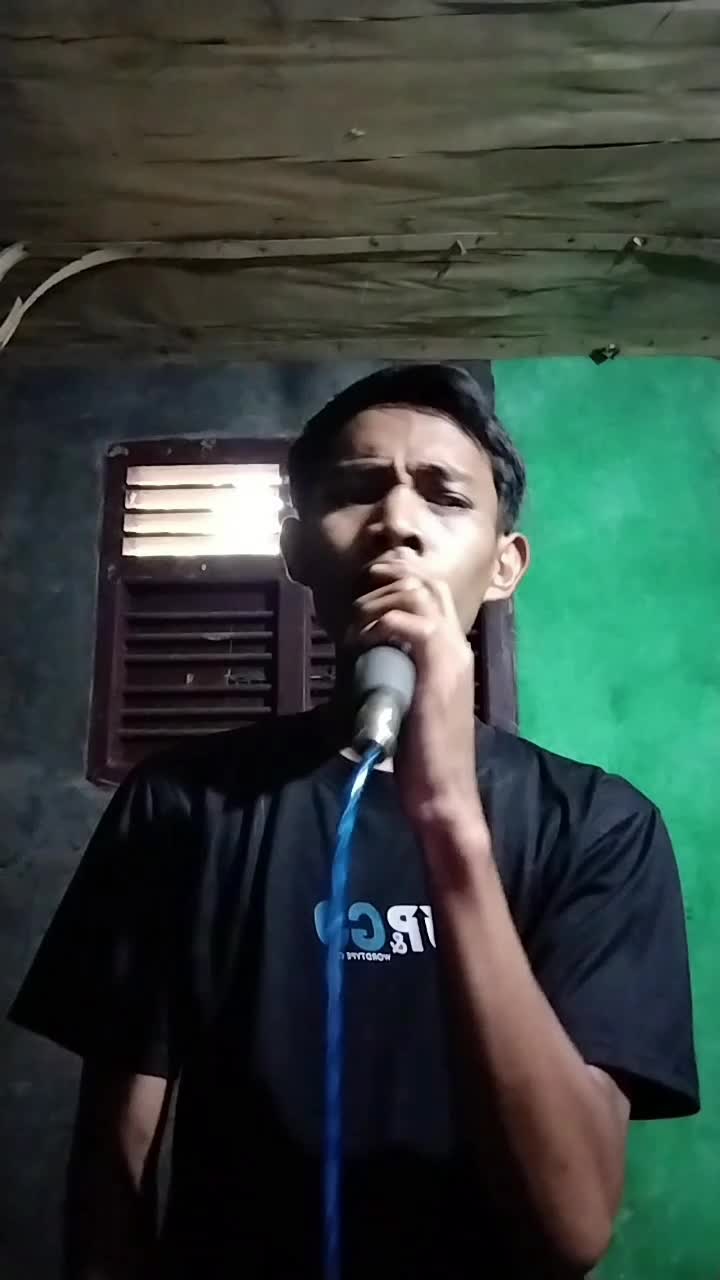 Assalamu'alaikum wr....wb.... Perkenalkan nama saya APRIYANSYAH umur 24 tahun Alamat payung Kec. Kotaagung barat Kab.Tanggamus Lampung 