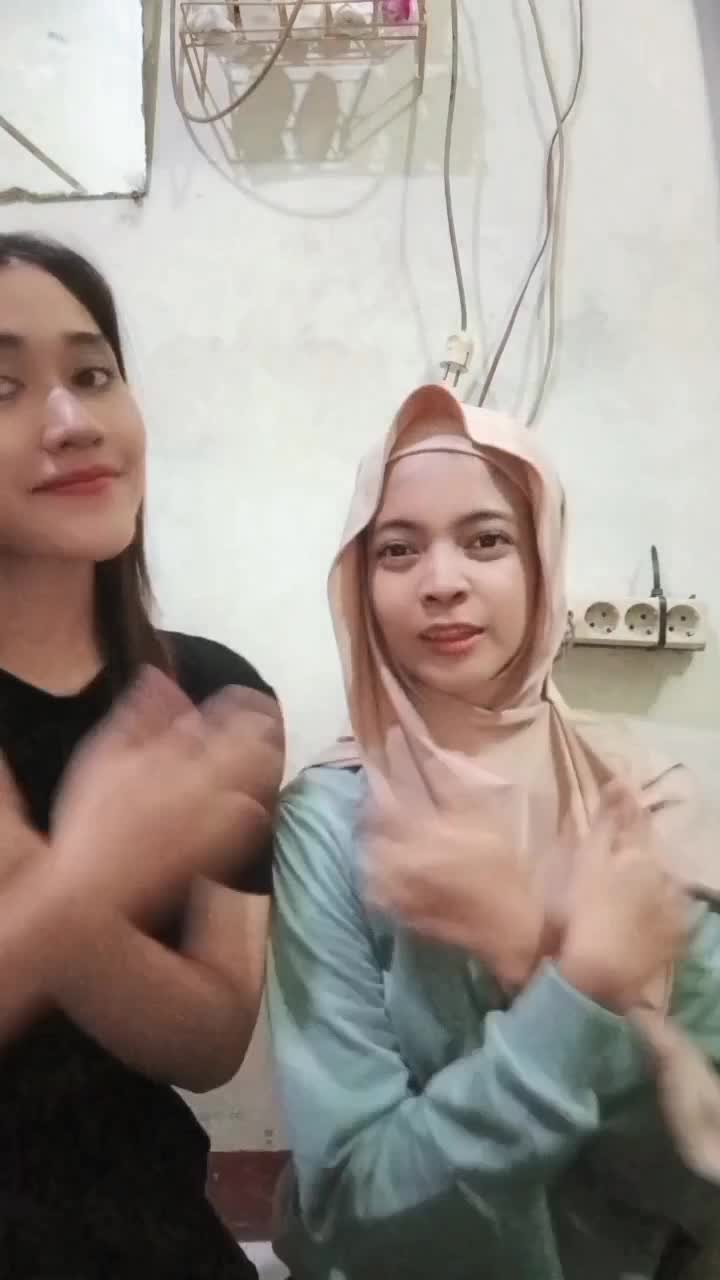 halo semua nya salam kenal 