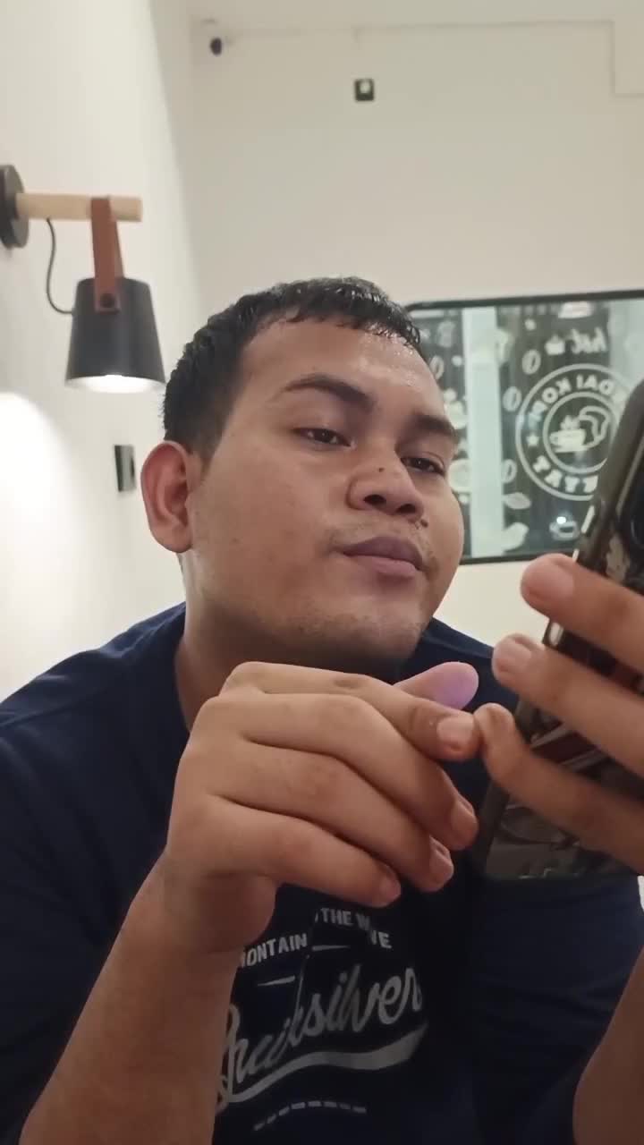 hai aku TAUFIK HIDAYAT,asalku Pelalawan Riau,aku kelahiran 2005, 
harapan ku bisa masuk Indonesian idol agar bisa belajar lebih banyak lagi 