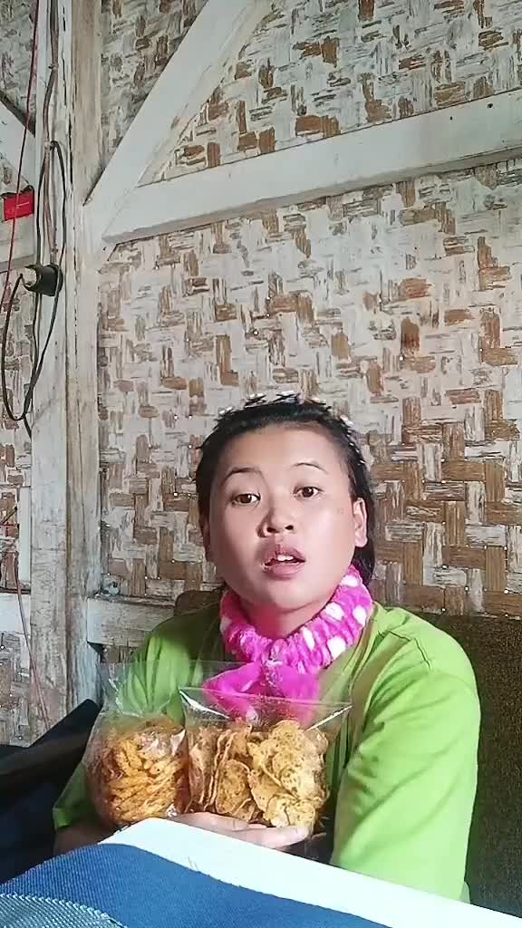 bunda cantik kan kalau di edit ?

 #short  #HOTrctiplus  #RCTIPlus  #fyp  #komedi 