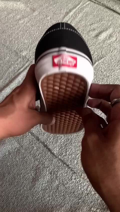 vans authentic black white size lengkap hanya 550.000 (081330103063)