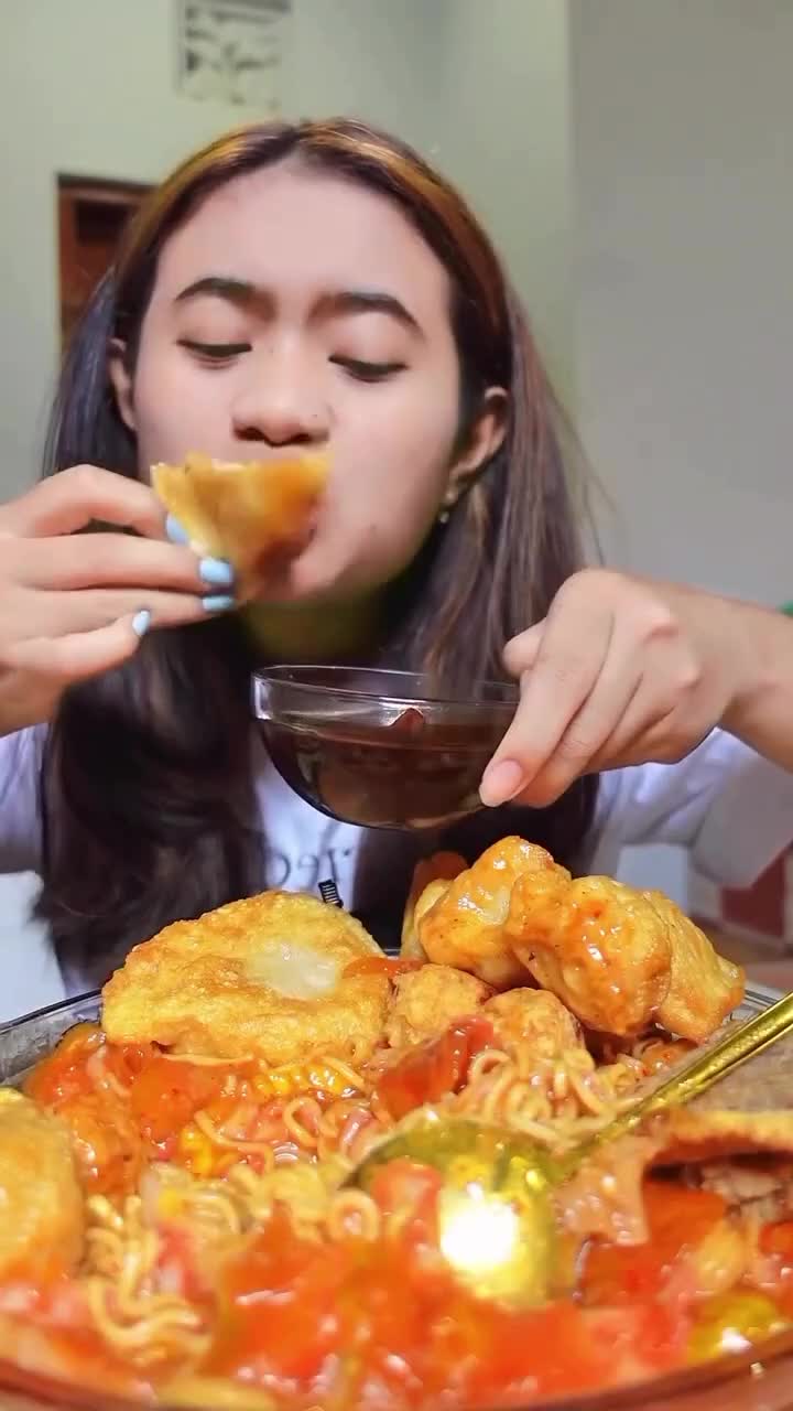 Mukbang Makan Besar
#Food #Videomasakan #videomakanan #Like #Follow #videolucu #Mukbang #Mukbangmakanbesar #Viral #videoviral #Fyp #lucu #ng