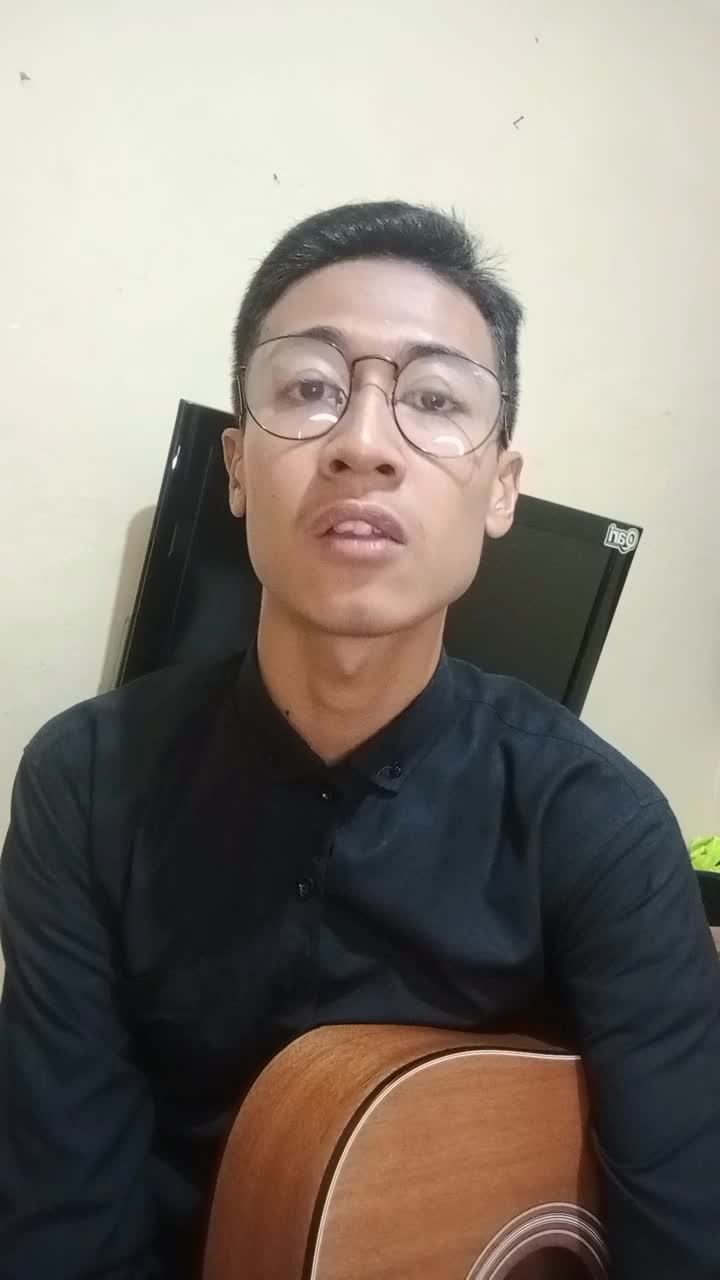 IDOL_XII RIFAL GHIFARI ILHAM 18 TAHUN KOTA BANDUNG BENCI UNTUK MENCINTA 