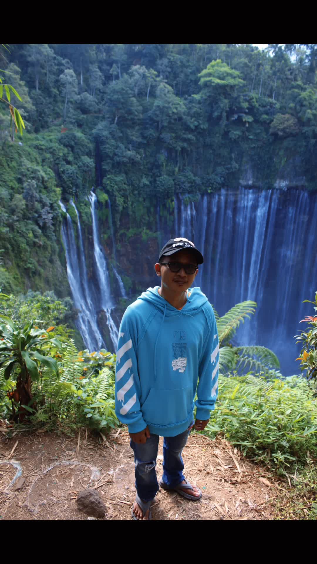 Pesona Panorama air terjun Tumpak sewu Lumajang.

 #airterjun #tumpaksewu #lumajang 
