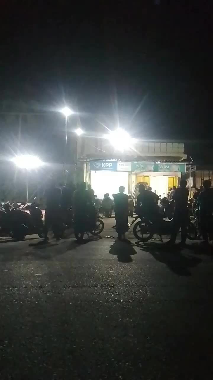 nobar, di pingir jalan indo, pasti bisa💪💪