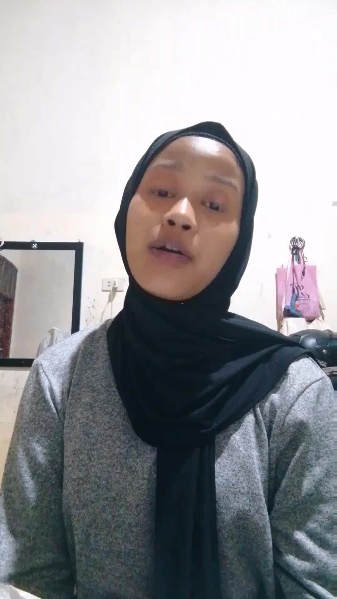 IDOL_XIV 
NAMA: CHAULA ALIFA
USIA:18 TAHUN
KOTA DOMISILI:ACEH,ACEH BESAR,DESA ATEUK LAMPHANG,KECAMATAN SIMPANG TIGA,KABUPATEN ACEH BESAR
JUD