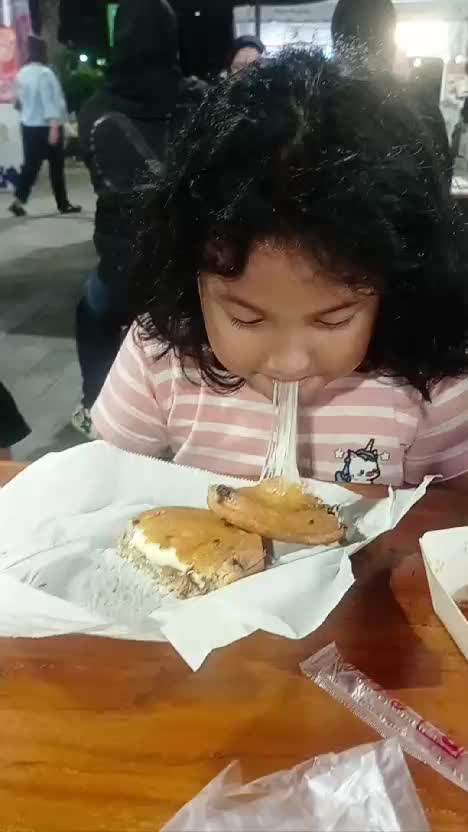 Makan-makan-makan😂