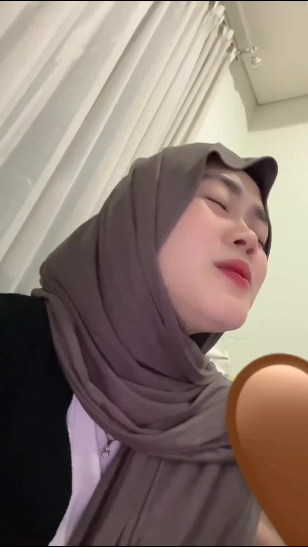 IDOL_XIII SOFI DIAN FITRIANI 19 JAKARTA BARAT W.H.U.T -Aisha Retno 