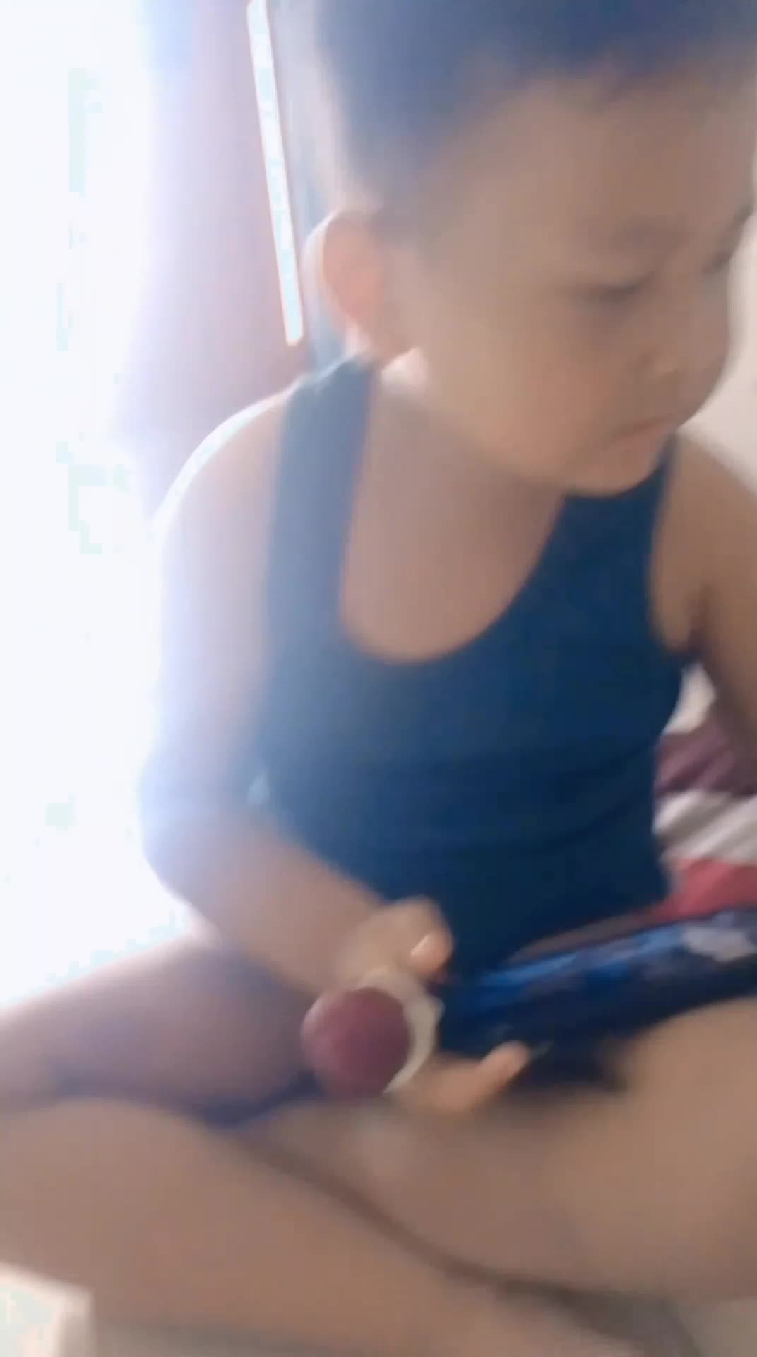 Ade Gwen suka es cream buatan mamih