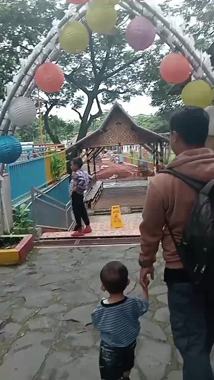 Liburan bareng keluarga ketaman


 #viral  #fyp  #tamanherbalinsani  #depok #RCTIPlus #liburan