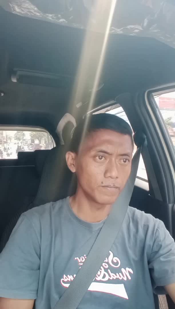 aku di lahirkan untuk siapa 


"semoganyampedmd🤲