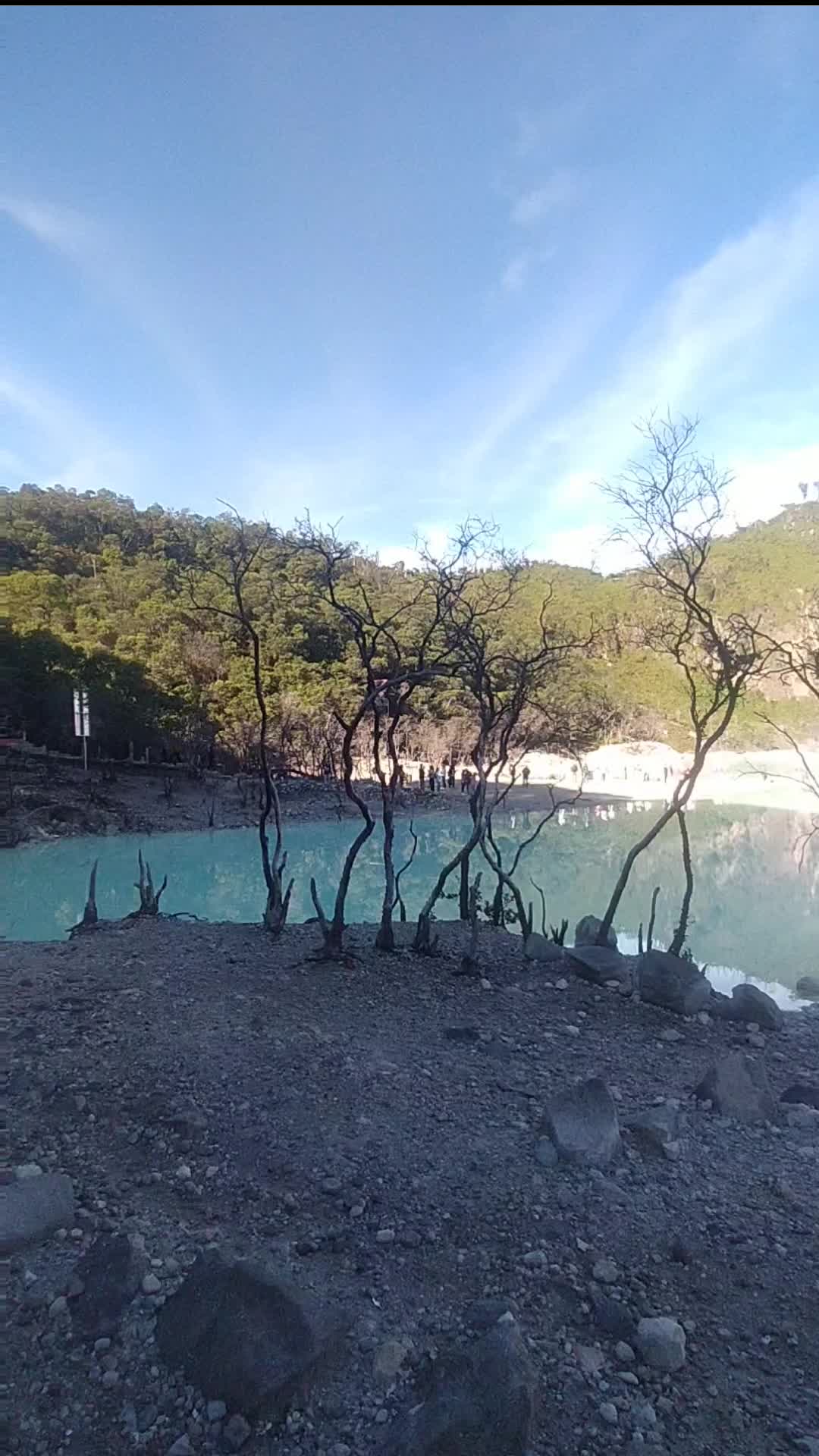 suasana kawah putih
 #kawahputih
#Happy weekend guys, kalian berhak untuk bersenang - senang ✌️🌿 . . Lokasi : Jalan Rancabali Ciwidey Jawaba