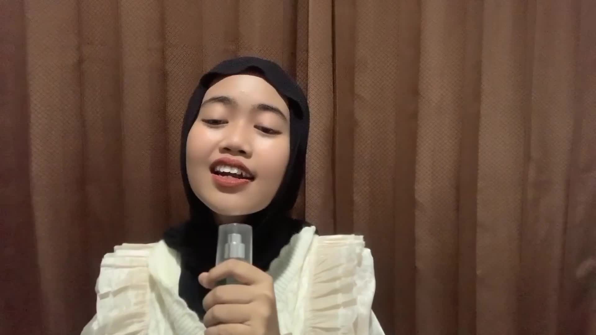 IDOL_XIII HANI 21 TAHUN DEPOK I’LL NEVER LOVE AGAIN-LADY GAGA