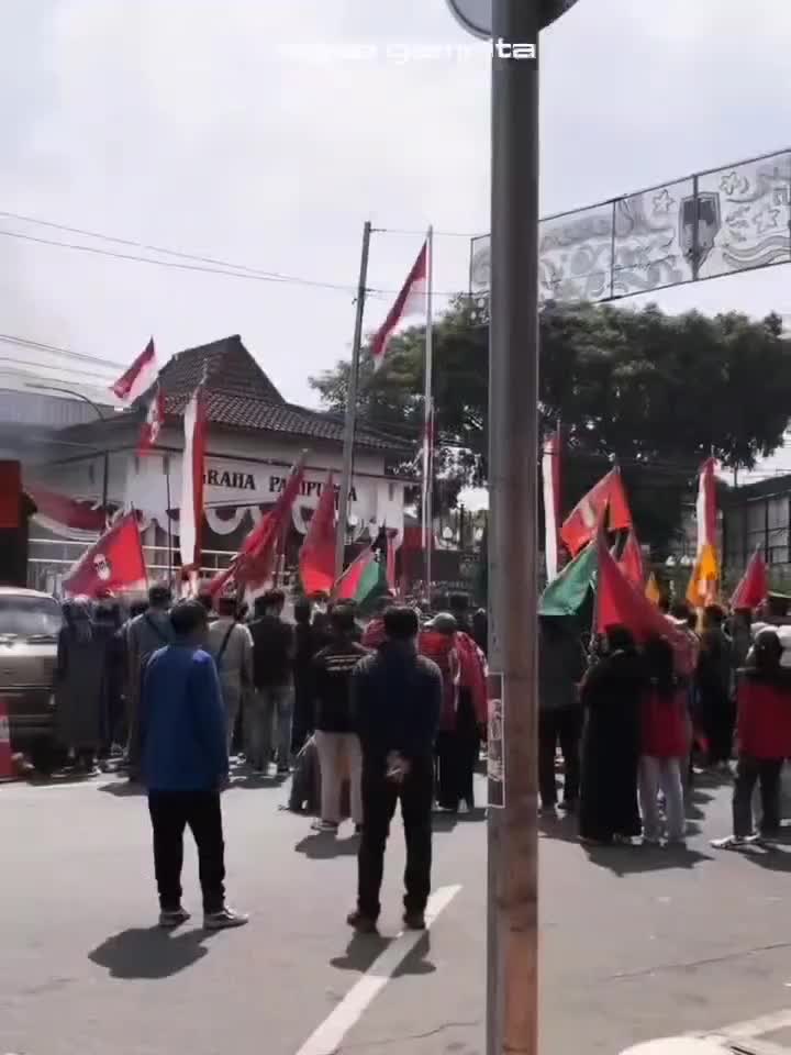 Membaik indonesiaku
 #Demo DPR #MNCTVOFFICIAL #rcri+ 