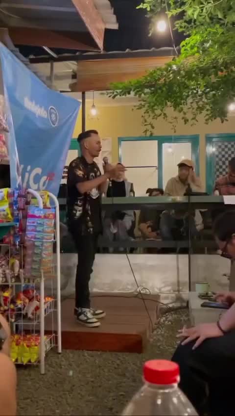 stand up comedy, yuke = yuk ah ke KUA