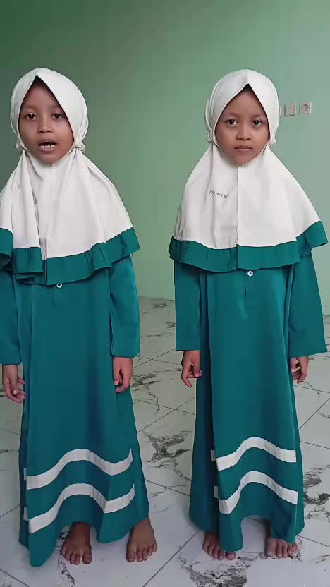 Sikembar dari Purbalingga
Anindita Syauqina Azzahra - 7 tahun - 4 juz - Purbalingga
Anindiya Syauqina Azzahra - 7 tahun - 4 juz - Purbalingg