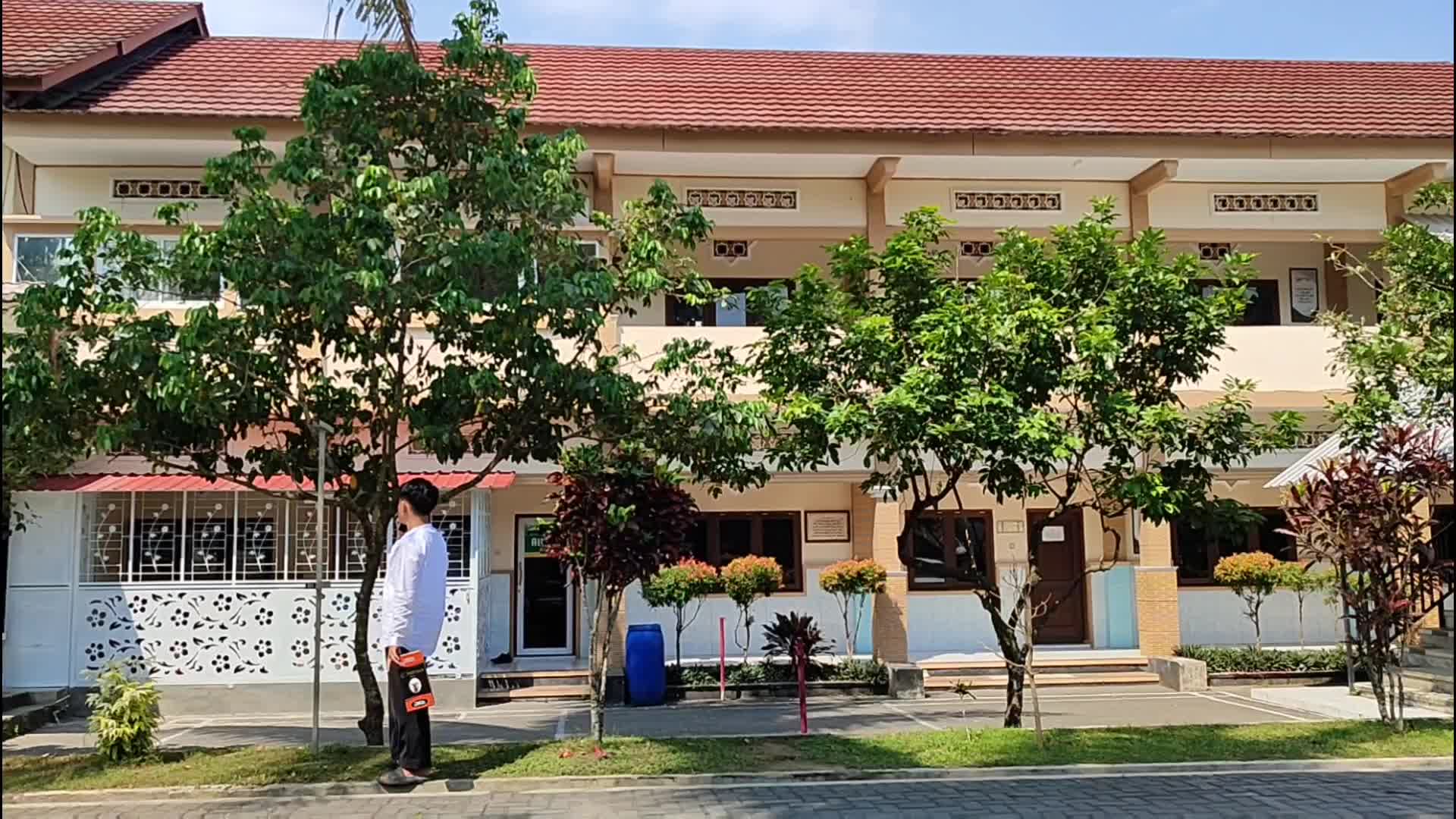 Pesantren Al Lu'lu Wal Marjan