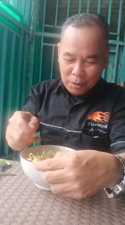 Kate nyang udeh makan asinan BETAWI BANGDOEL 