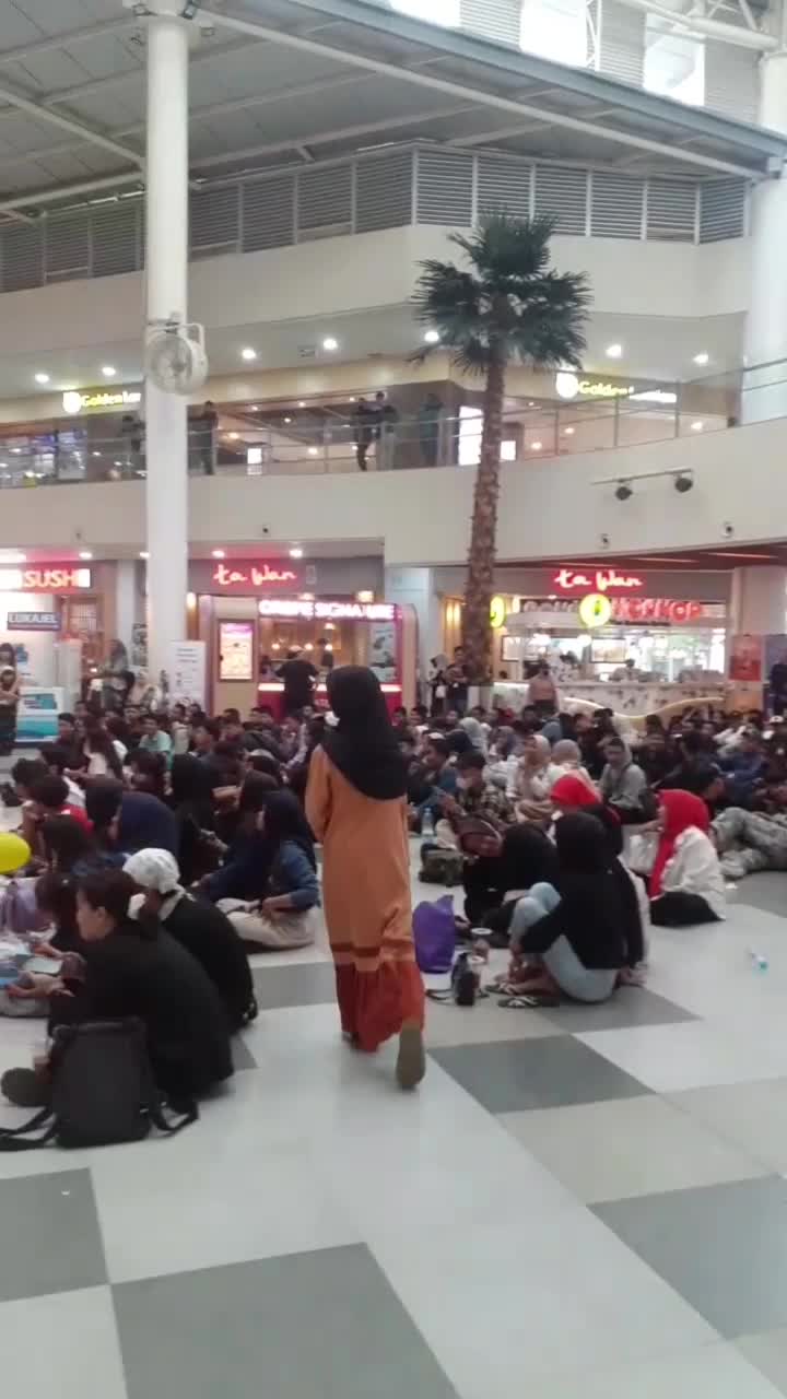 nonton bareng