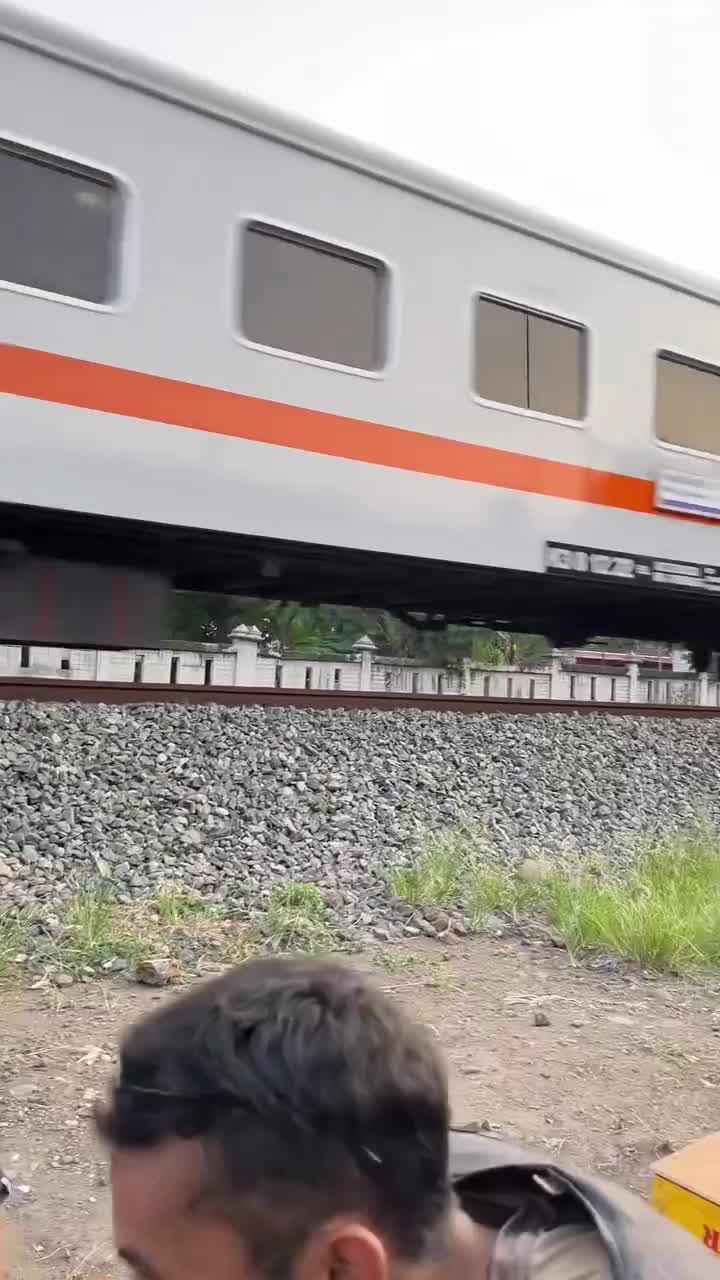 Santai sejenak bolo #HOTrctiplus 