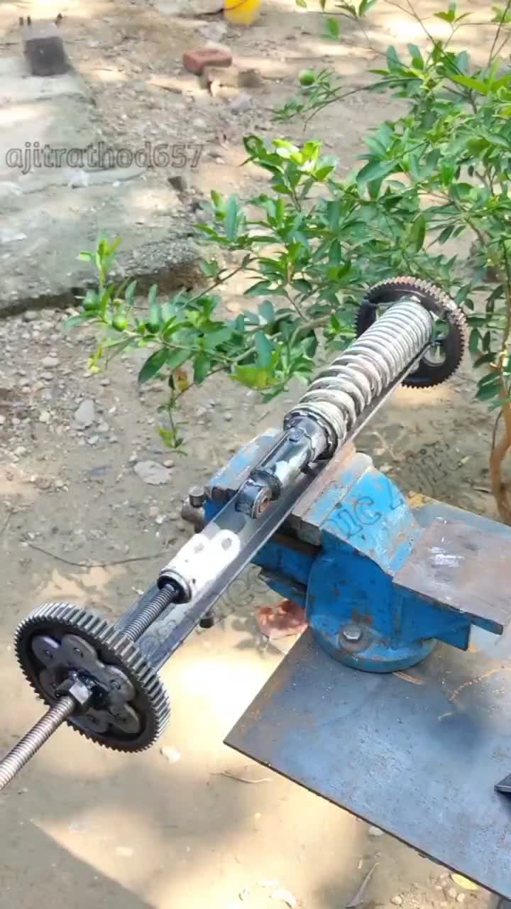 Membuka Shock belakang dengan Alat sederhana menggunakan gear motor bekas
#repair #service #otomotif #kreatif