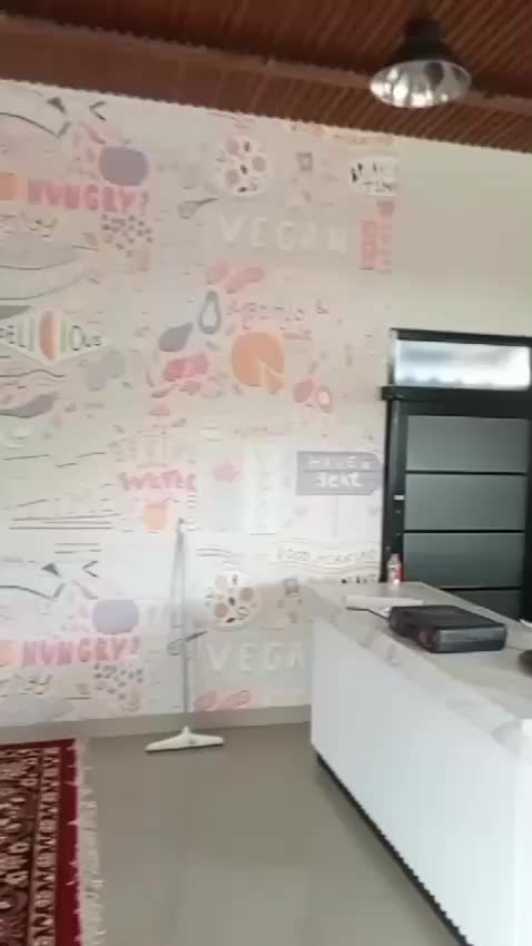 pemasangan wallpaper custom di cafe kawasan Sentul Bogor 
#HOTrctiplus #RCTIPlus #interior  #dekorasi  #dekorasicafe #merdekaindonesiaku #fy