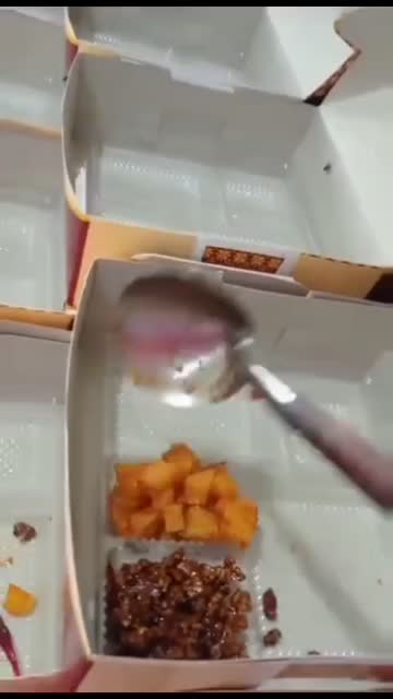 nasi kuning komplit 
#onlineauditionMCI13 