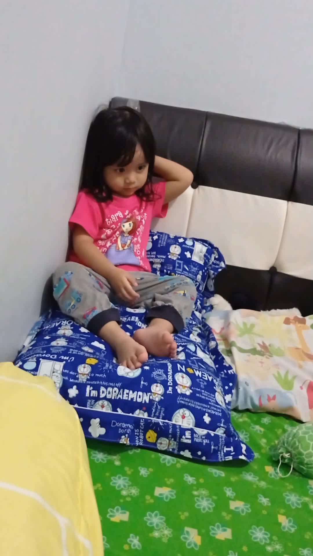 dipantai ada ikan lele😅