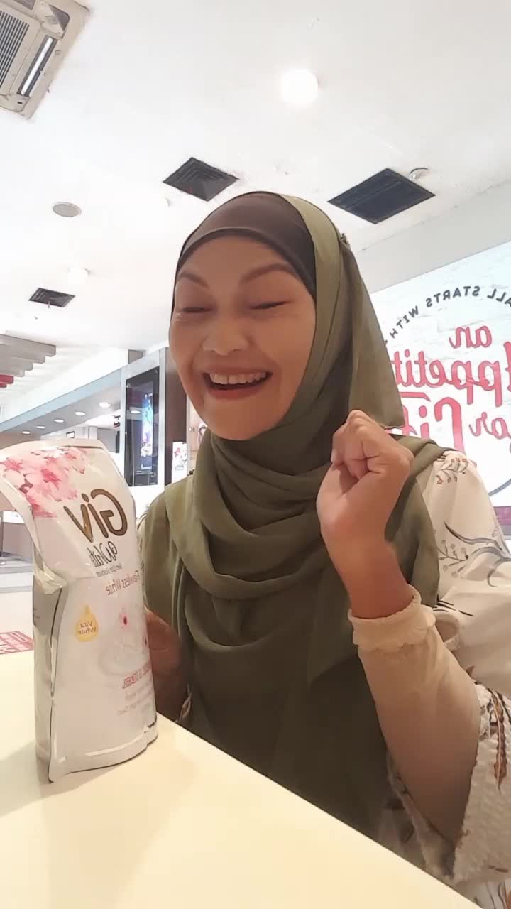 16Oct2024_Aty Ginting_wa_+6282341524141_Giv White Skin Care Bodywash Flawless White_Product PT Wings Surya 