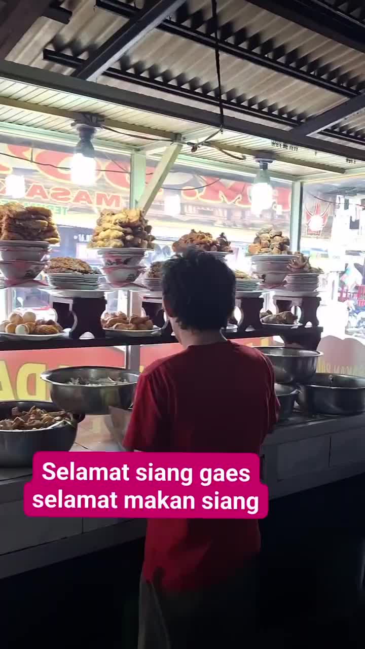selamat siang gaes selamat makan siang #makansiang #sorotan #pengikut #jangkauanluas #videoviral #fyp 