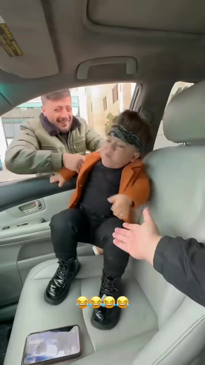 kaget dia ?

 #short  #HOTrctiplus  #RCTIPlus  #komedi 