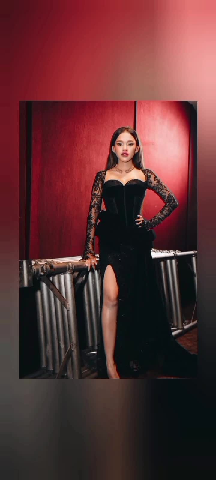 Umi Quari nampak cetar di premier film Pamali  #umiquari  #artis  #filmpamali 