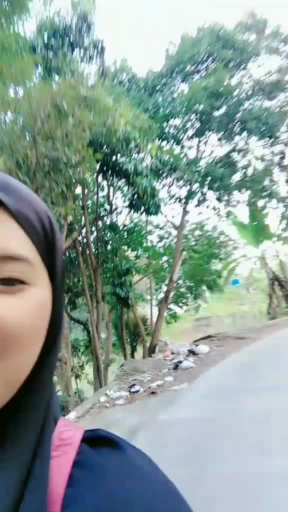 walaupun gak ada duit harus ttp jalan ya gaes ya 