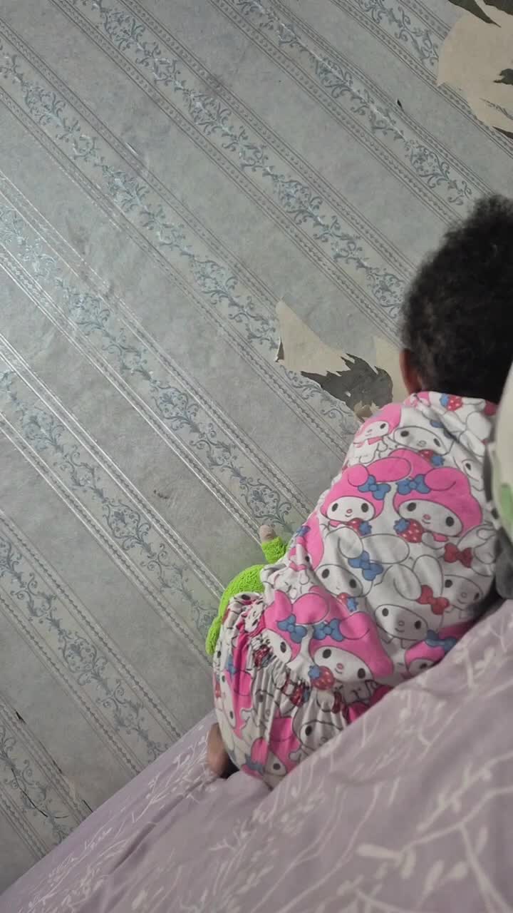 umur 2 tahun sdh belajar tidur sendiri 
