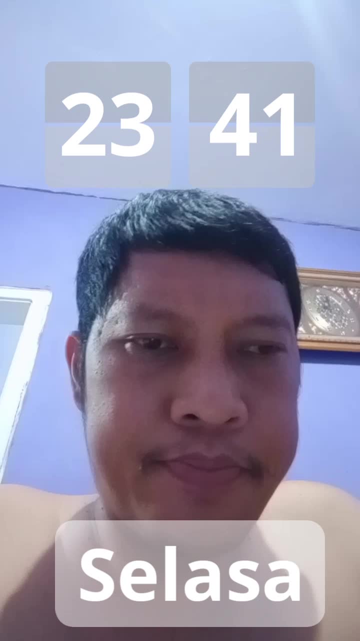 Pulang kerja larut malam,belum ngantuk