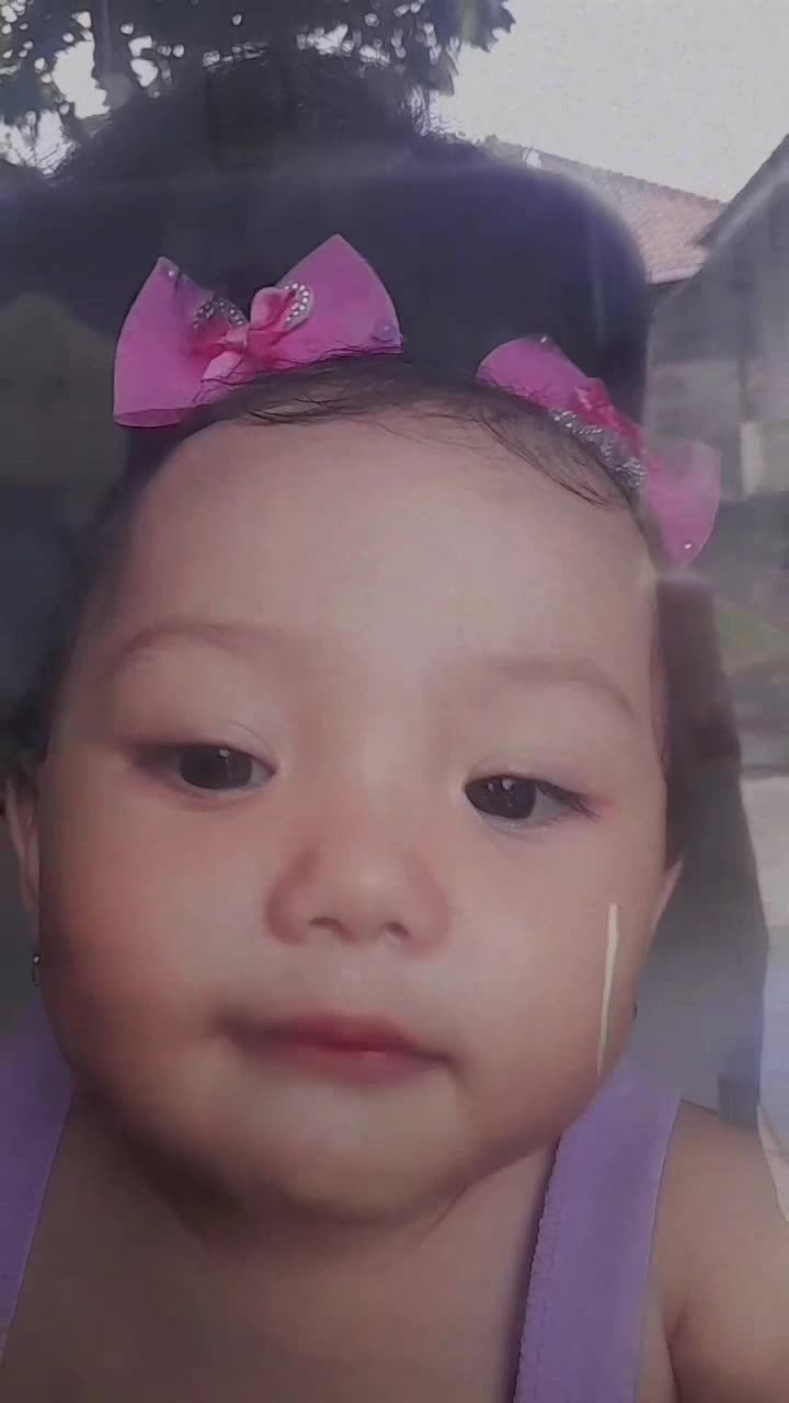 Ada bocil ngintip di jendela 😄  #cutebaby 