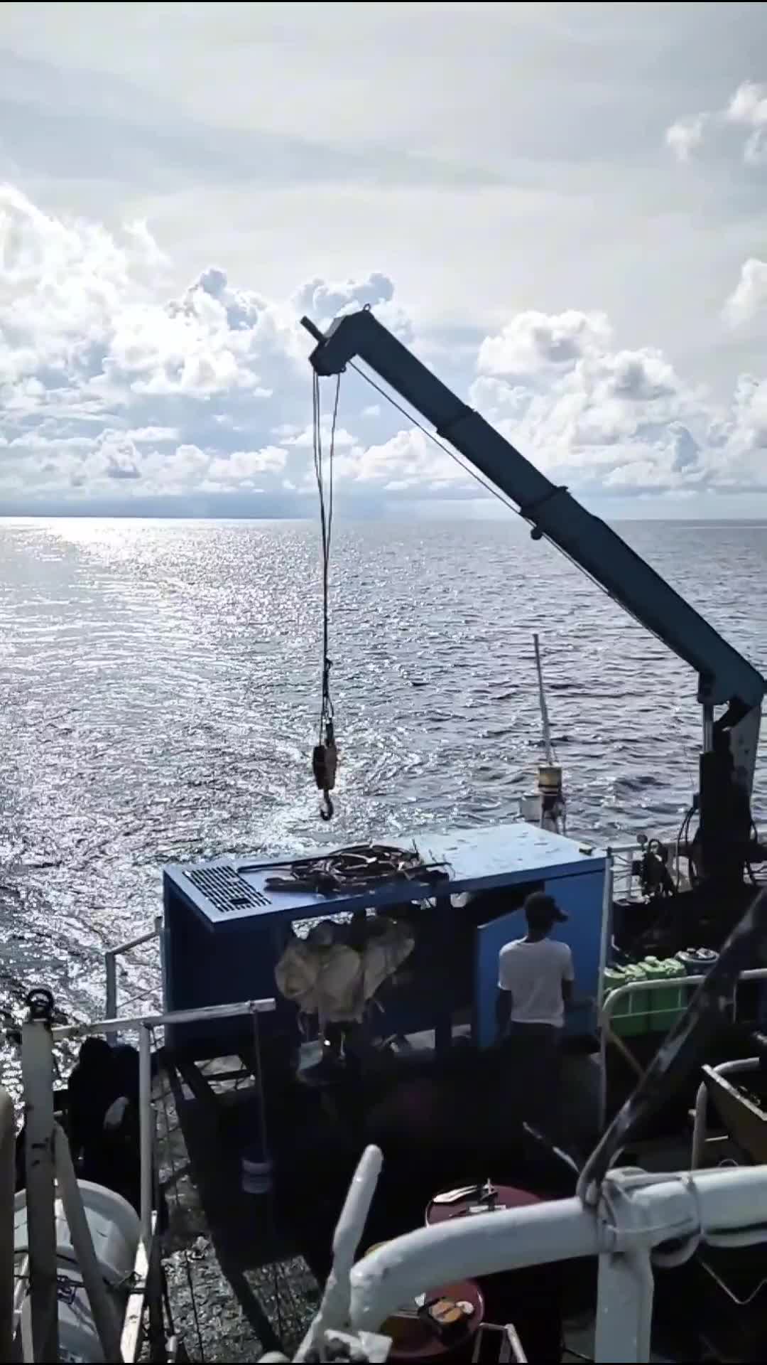 Kapal berlayar  #pelautindonesia  #maritim life