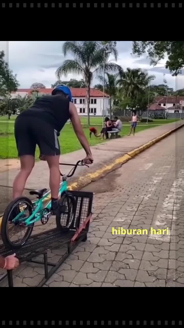 ketawa geratiss ????
#fypシ #viralreelsシ #viralpost2025シ #pemulafbprojangkauanluas #viralreelsfacebook #fypreel #fypviralシ #short #shortplus 