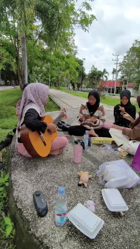Nongkrong sama anak-anak