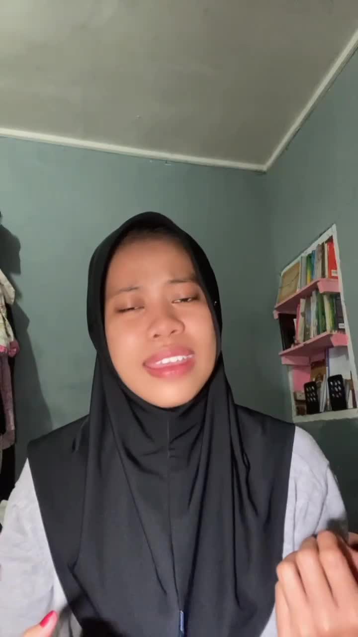 assalamualaikum wr wbr
Nama Hajratul Humairah Sulawesi Selatan kab. Bulukumba_judul lagu _terus terang saja  #audisionline  #AudisiKDI  #aud