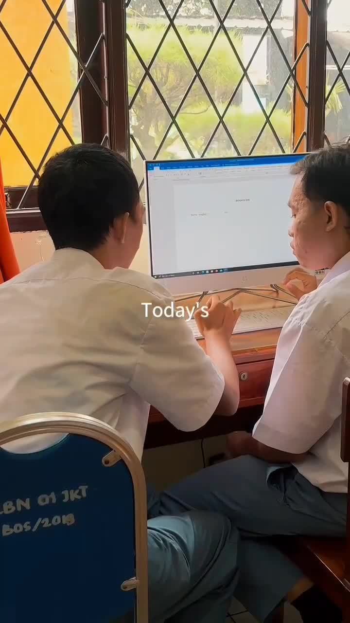 pelajaran hari ini di kelas komputer